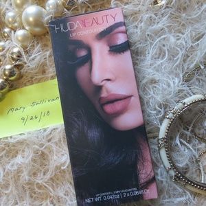 Huda Lip Contour Set in Trendsetter and Bombshell